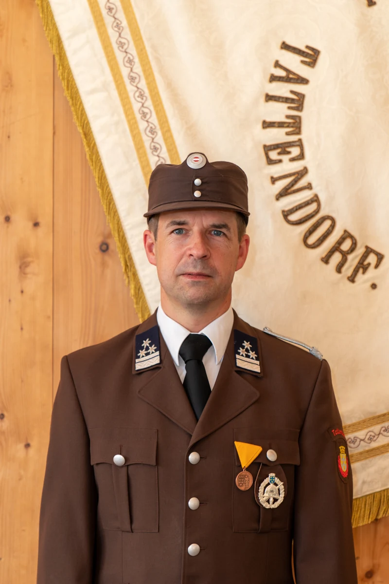V Roland Trauner
